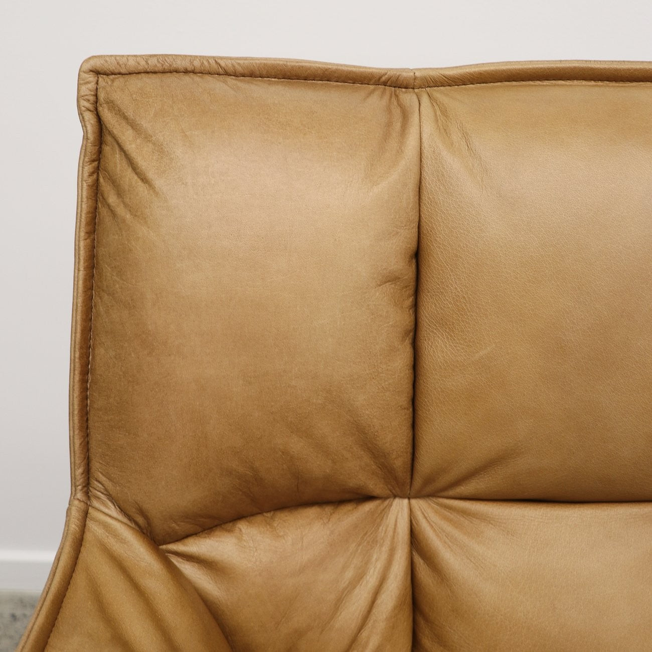 Michigan Swivel Chair - Tan Leather